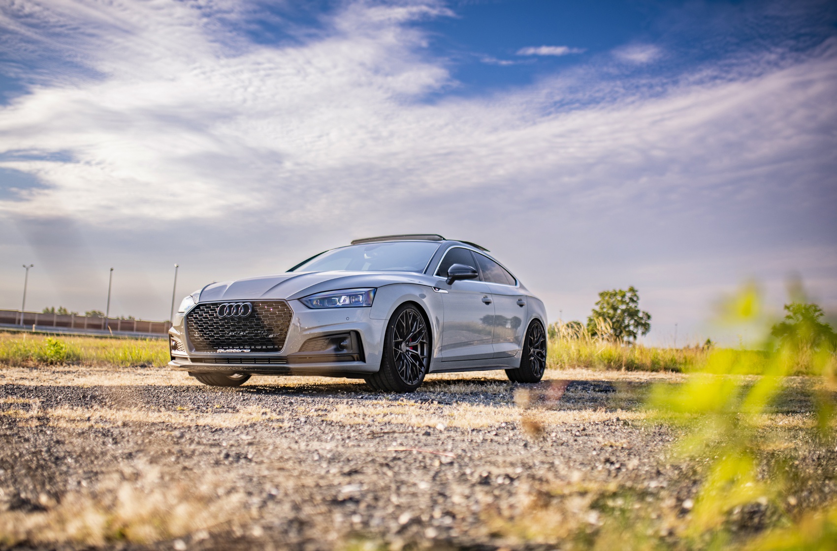 Idealne felgi aluminiowe na wiosnę – jak wybrać najlepsze?